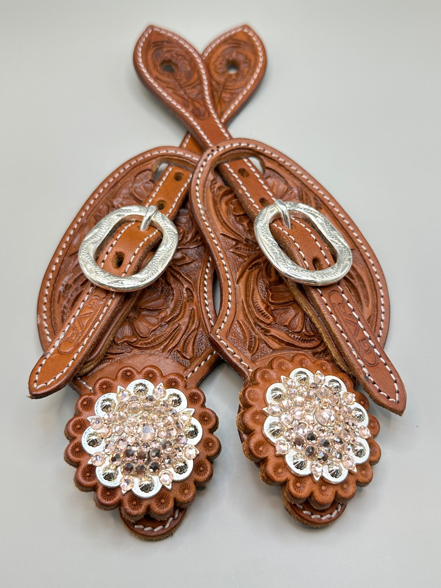 Sporenriemen Set Damen Western - Chestnut mit rosèfarbenen Strass-Conchos