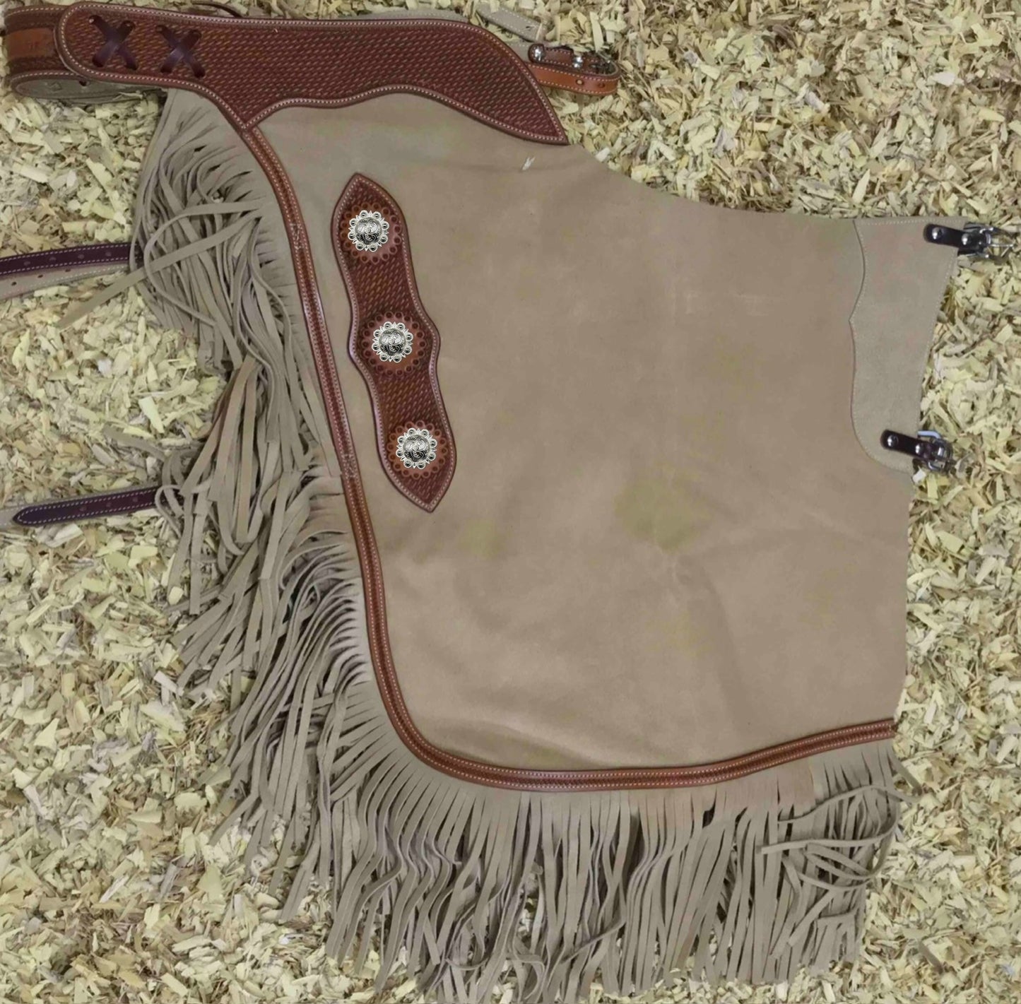 Western Chink Chaps mit Conchos aus Wildleder beige