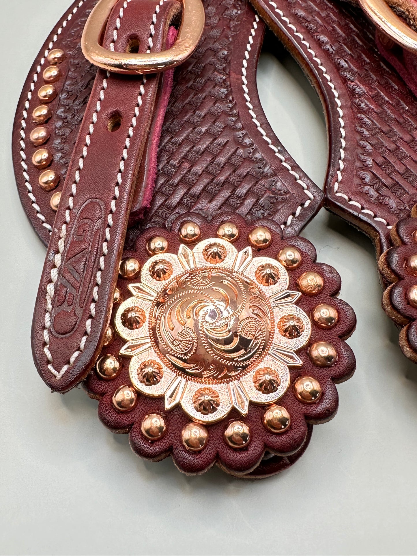 Sporenriemen Set Nieten Western - Latigo mit Conchos in rosé/kupfer